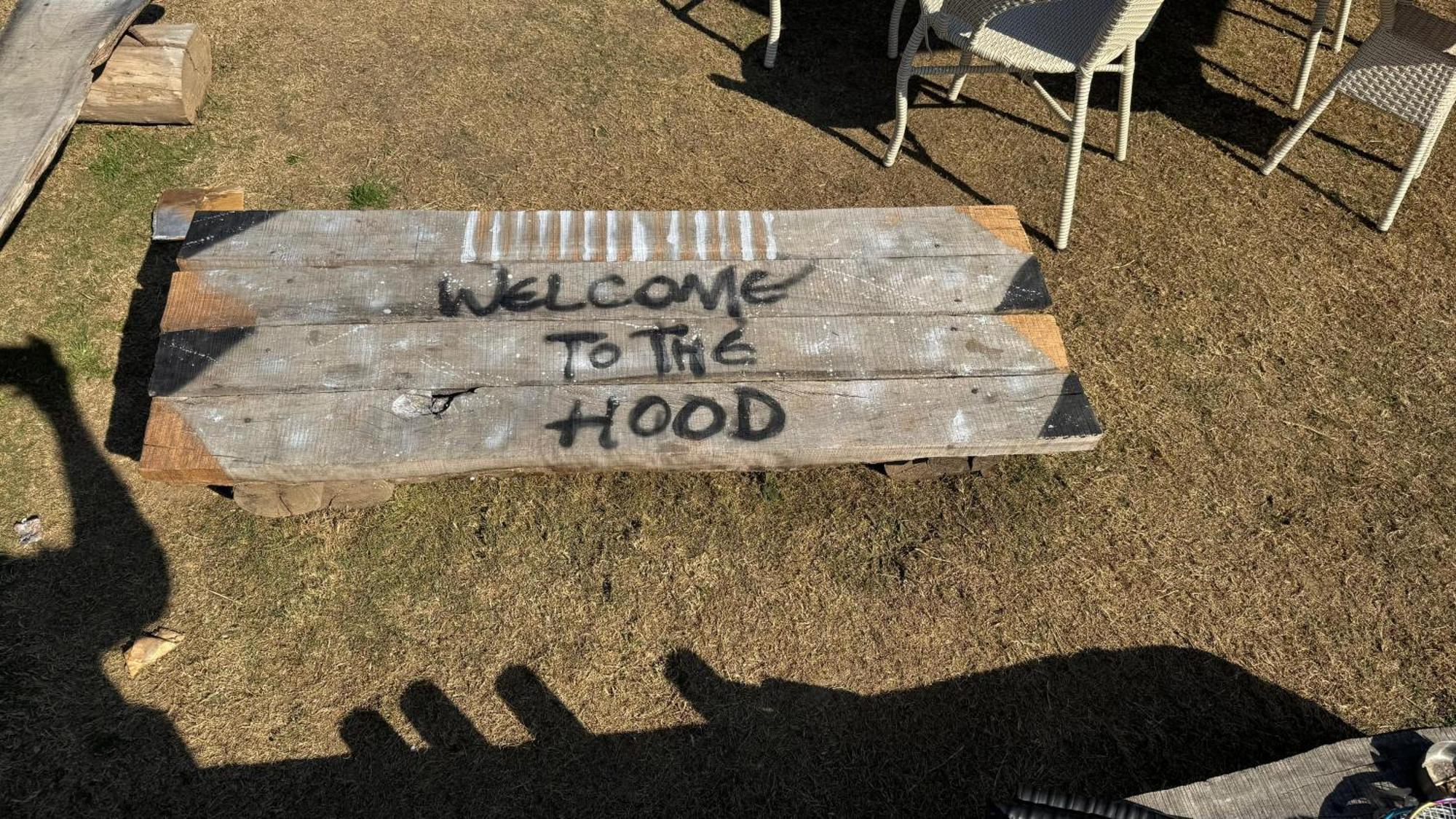 Отель The Hood Бир Экстерьер фото
